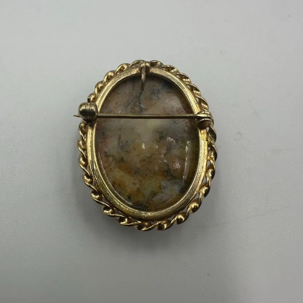Vintage Brooch Earring Set Gold Tone Brown Marbled Stone Screw Back 1.5